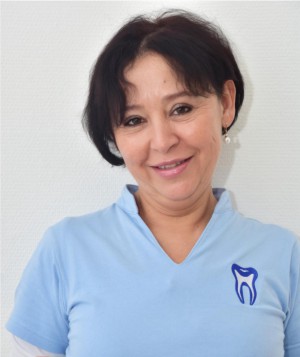 Larissa Lenz - ZFA im Team der Zahnarztpraxis